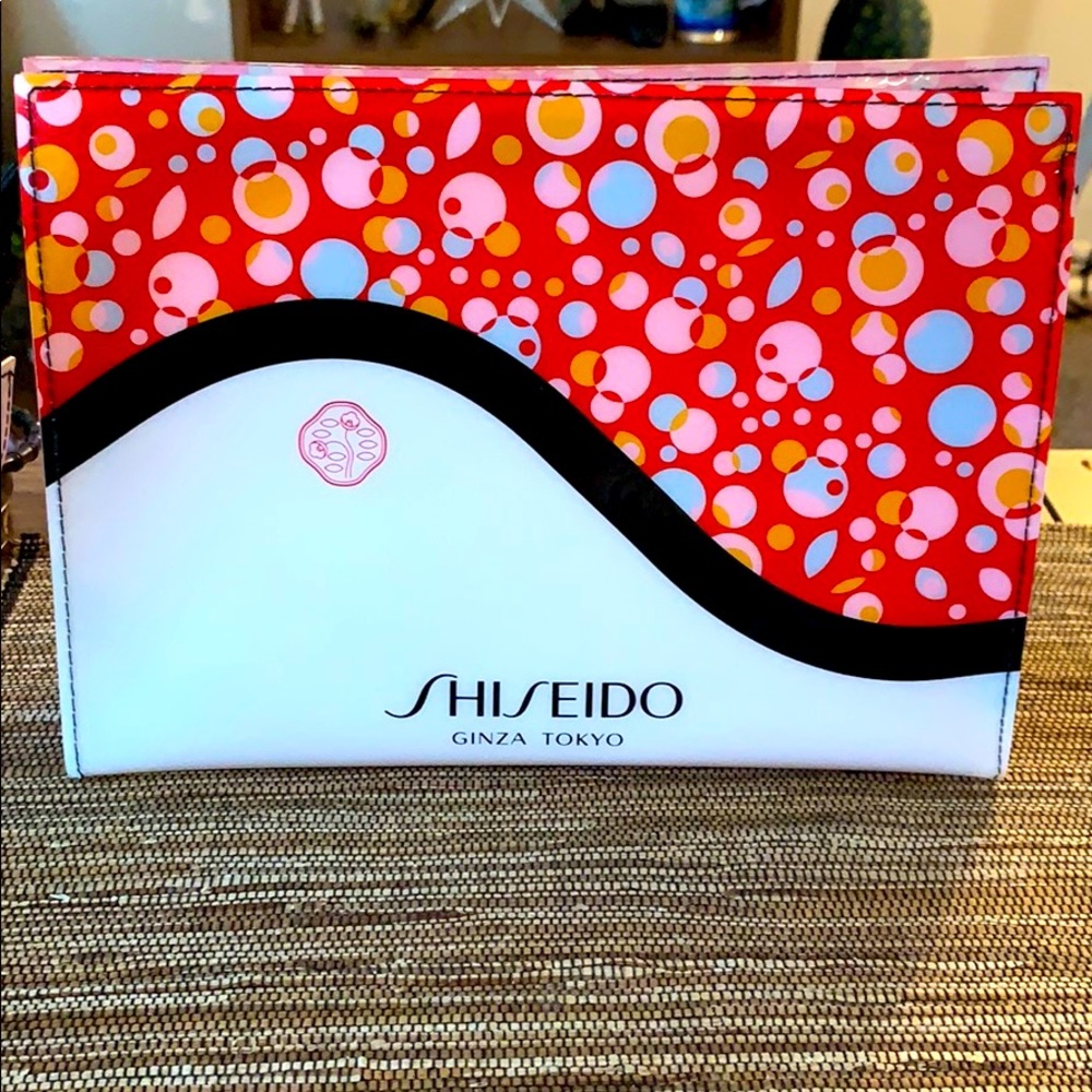 Cosmetic bag